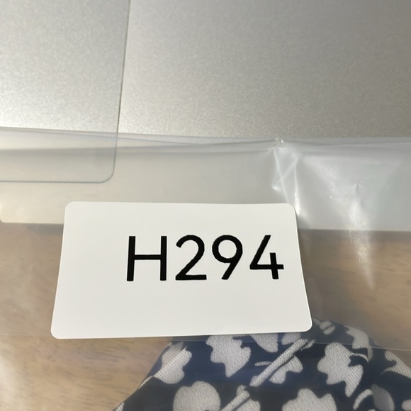 NEW Vince Camuto Womens L Printed Split-Back Key Rich Black Small Floral Multi - Picture 10 of 10